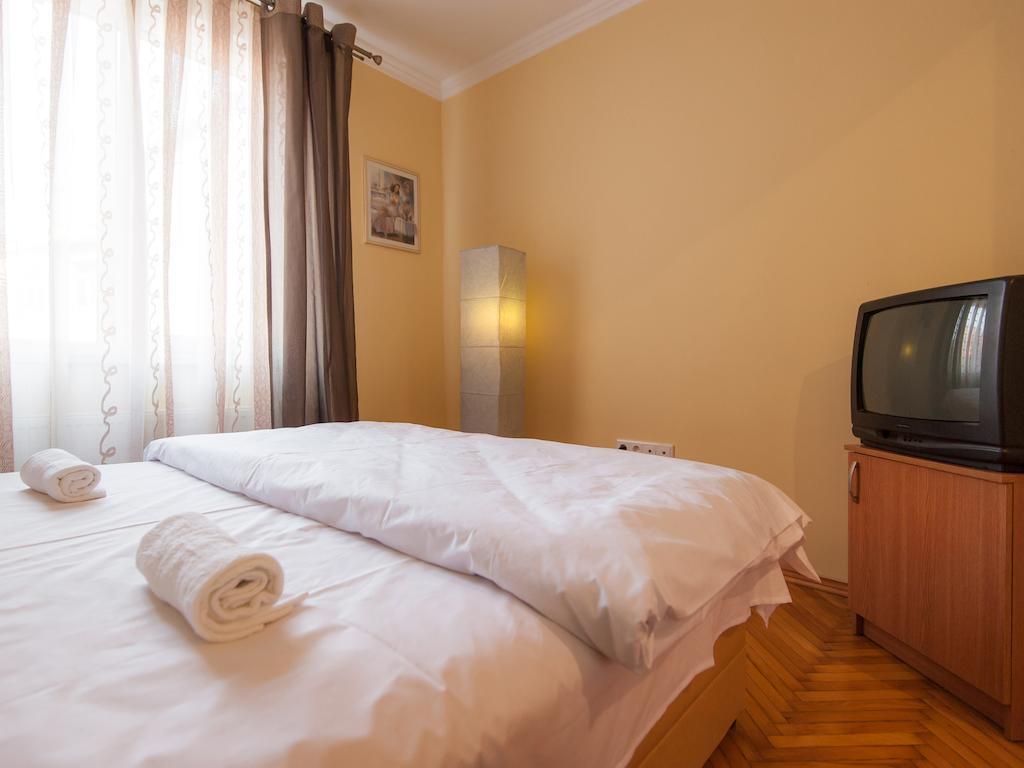 Like Hostel Chernivtsi Ruang foto