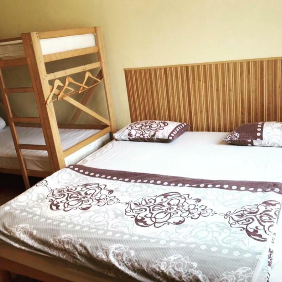 Like Hostel Chernivtsi Bagian luar foto